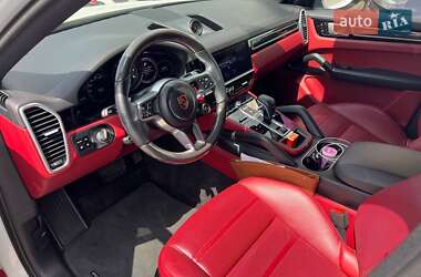 Позашляховик / Кросовер Porsche Cayenne 2019 в 