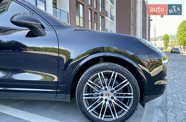 Позашляховик / Кросовер Porsche Cayenne 2016 в 