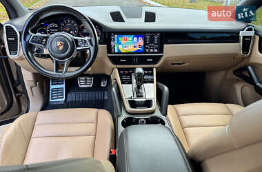 Внедорожник / Кроссовер Porsche Cayenne 2018 в 