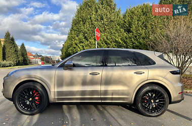 Внедорожник / Кроссовер Porsche Cayenne 2018 в 