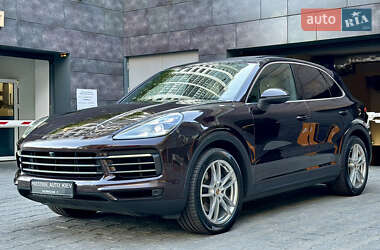 Позашляховик / Кросовер Porsche Cayenne 2018 в 