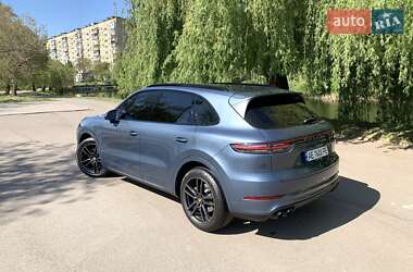 Внедорожник / Кроссовер Porsche Cayenne 2019 в 
