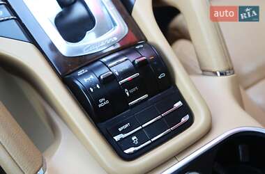 Внедорожник / Кроссовер Porsche Cayenne 2013 в 