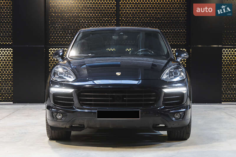 Внедорожник / Кроссовер Porsche Cayenne 2014 в Луцке