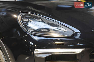Позашляховик / Кросовер Porsche Cayenne 2014 в 