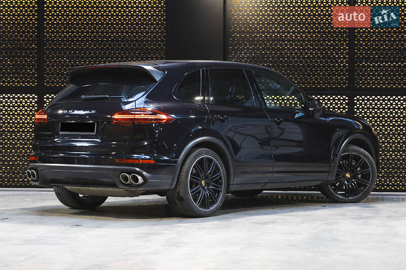 Внедорожник / Кроссовер Porsche Cayenne 2014 в Луцке