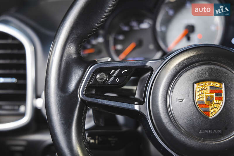 Внедорожник / Кроссовер Porsche Cayenne 2014 в Луцке