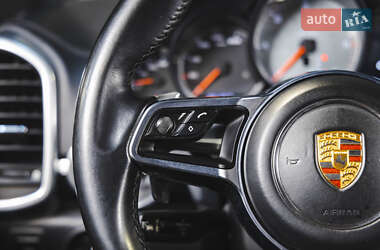 Позашляховик / Кросовер Porsche Cayenne 2014 в 