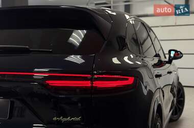 Позашляховик / Кросовер Porsche Cayenne 2019 в 