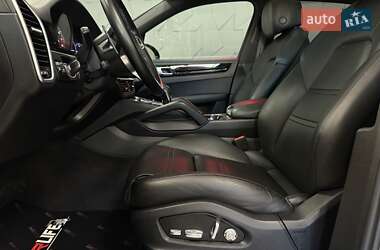 Позашляховик / Кросовер Porsche Cayenne 2019 в 