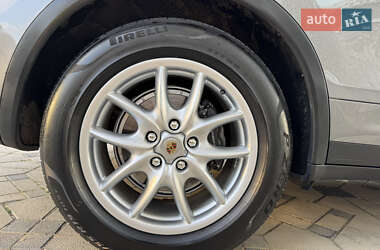 Внедорожник / Кроссовер Porsche Cayenne 2010 в 