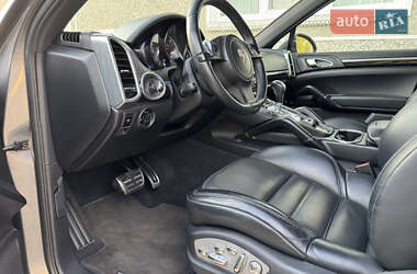 Внедорожник / Кроссовер Porsche Cayenne 2010 в 