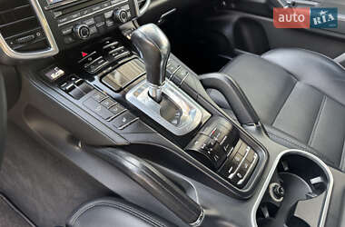 Внедорожник / Кроссовер Porsche Cayenne 2010 в 