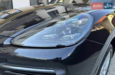 Позашляховик / Кросовер Porsche Cayenne 2019 в 