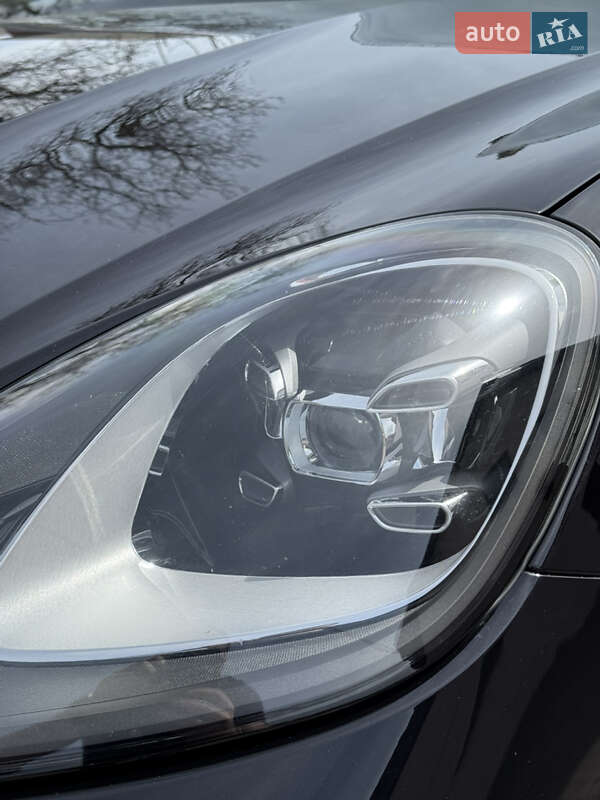 Внедорожник / Кроссовер Porsche Cayenne 2018 в Черновцах
