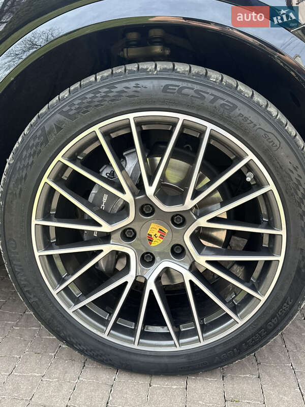 Внедорожник / Кроссовер Porsche Cayenne 2018 в Черновцах