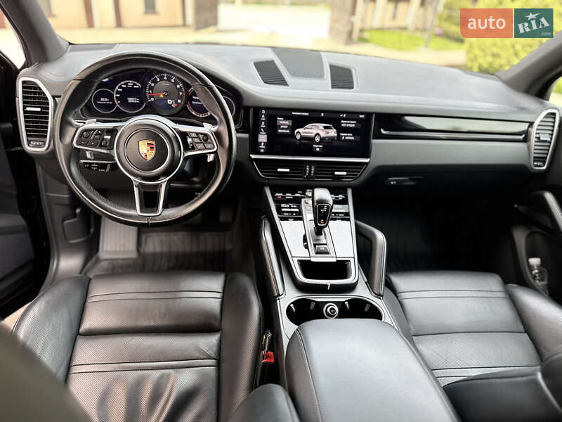 Внедорожник / Кроссовер Porsche Cayenne 2018 в Черновцах