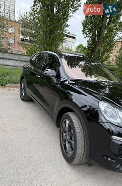 Внедорожник / Кроссовер Porsche Cayenne 2014 в 