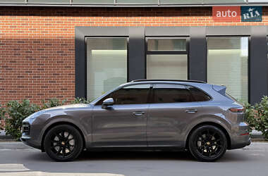 Внедорожник / Кроссовер Porsche Cayenne 2018 в 