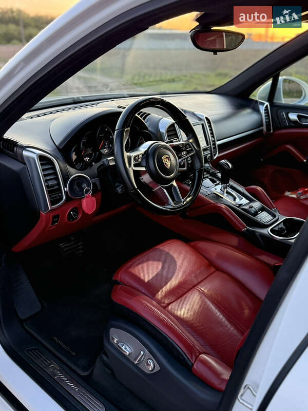 Внедорожник / Кроссовер Porsche Cayenne 2015 в Виннице