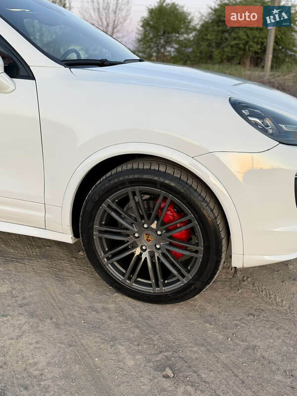 Внедорожник / Кроссовер Porsche Cayenne 2015 в Виннице