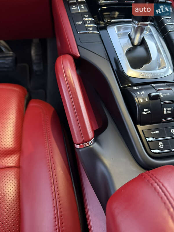 Внедорожник / Кроссовер Porsche Cayenne 2015 в Виннице