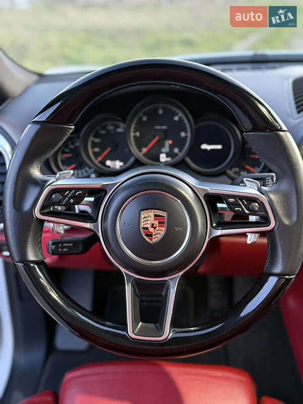 Внедорожник / Кроссовер Porsche Cayenne 2015 в Виннице