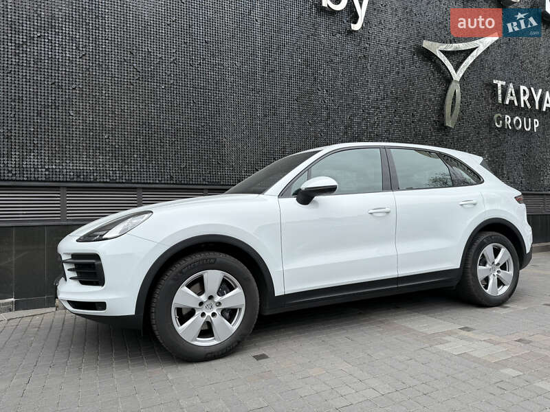 Внедорожник / Кроссовер Porsche Cayenne 2018 в 