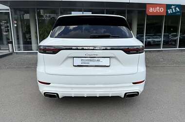 Внедорожник / Кроссовер Porsche Cayenne 2022 в 