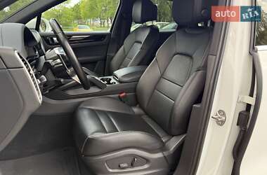 Внедорожник / Кроссовер Porsche Cayenne 2022 в 