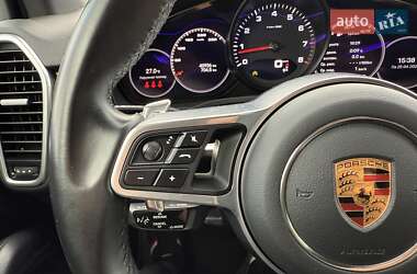 Внедорожник / Кроссовер Porsche Cayenne 2022 в 