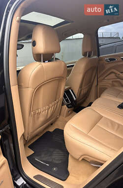 Внедорожник / Кроссовер Porsche Cayenne 2010 в 