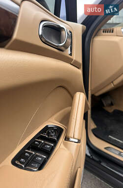 Внедорожник / Кроссовер Porsche Cayenne 2010 в 
