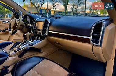 Внедорожник / Кроссовер Porsche Cayenne 2013 в 