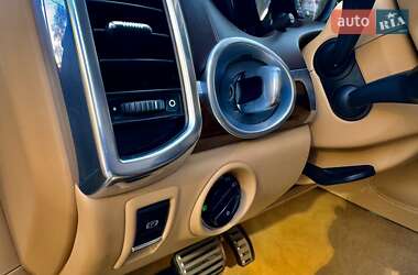 Внедорожник / Кроссовер Porsche Cayenne 2013 в 