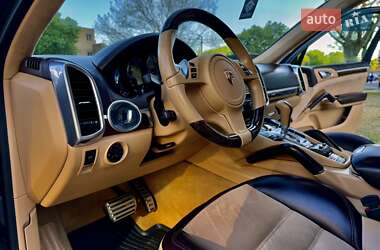 Внедорожник / Кроссовер Porsche Cayenne 2013 в 