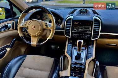 Внедорожник / Кроссовер Porsche Cayenne 2013 в 