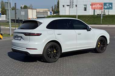 Позашляховик / Кросовер Porsche Cayenne 2020 в 