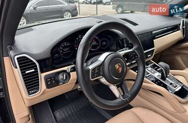 Внедорожник / Кроссовер Porsche Cayenne 2018 в 