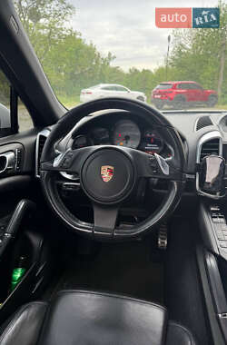 Внедорожник / Кроссовер Porsche Cayenne 2012 в 