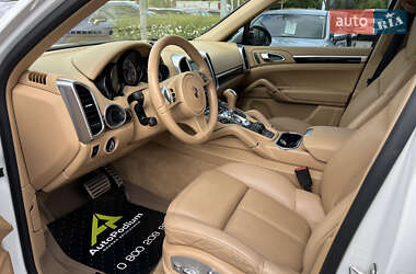 Внедорожник / Кроссовер Porsche Cayenne 2014 в 