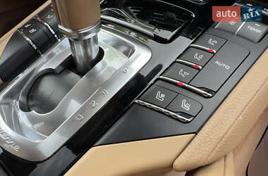 Внедорожник / Кроссовер Porsche Cayenne 2014 в 