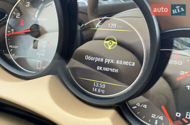 Внедорожник / Кроссовер Porsche Cayenne 2014 в 