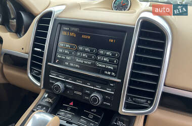 Внедорожник / Кроссовер Porsche Cayenne 2014 в 