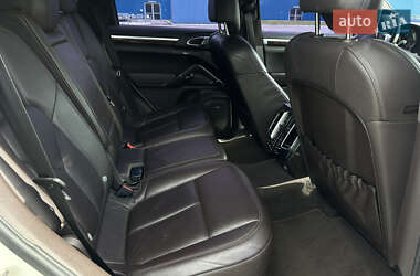 Внедорожник / Кроссовер Porsche Cayenne 2011 в 