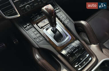 Внедорожник / Кроссовер Porsche Cayenne 2011 в 