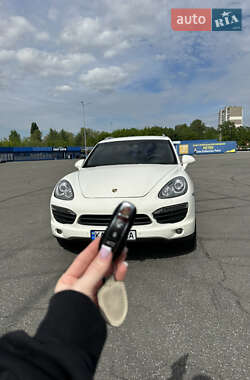 Внедорожник / Кроссовер Porsche Cayenne 2011 в 