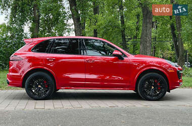 Внедорожник / Кроссовер Porsche Cayenne 2015 в 