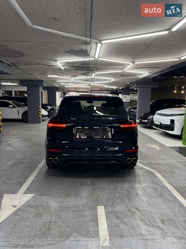 Позашляховик / Кросовер Porsche Cayenne 2015 в Одесі