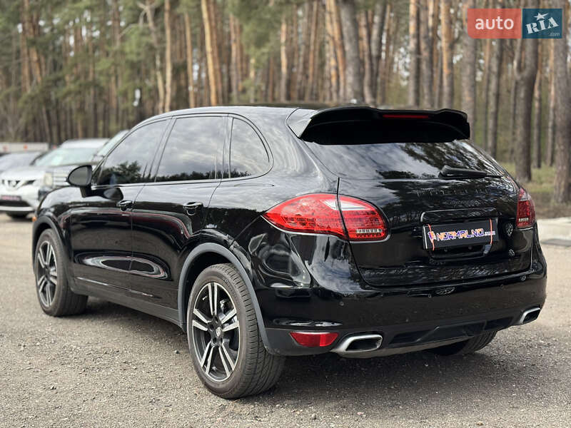 Позашляховик / Кросовер Porsche Cayenne 2011 в Києві